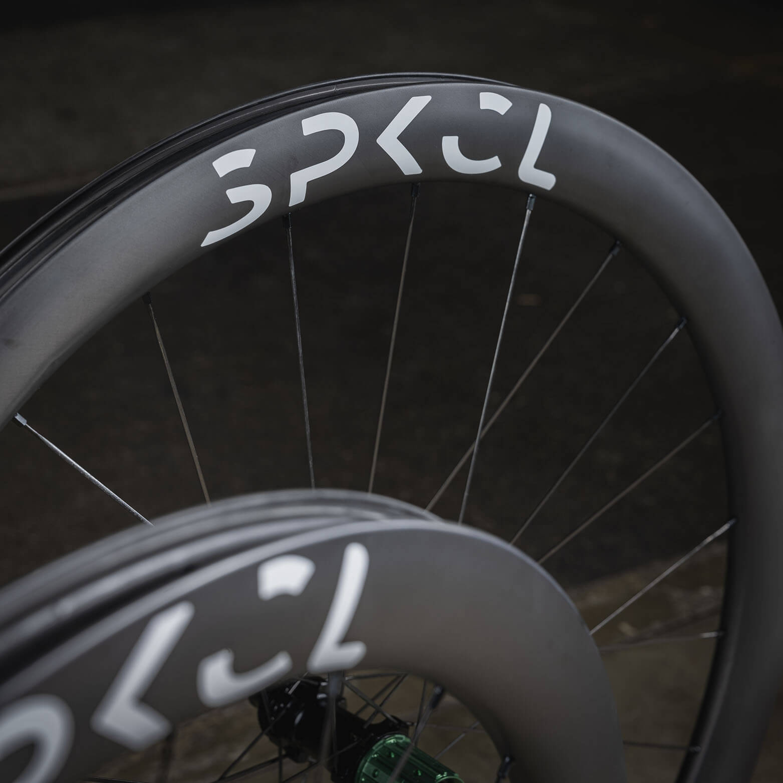 Decals that emulate motion, semi visible #SPKCL hashtag. Available also in black edition for more subtle appearance.