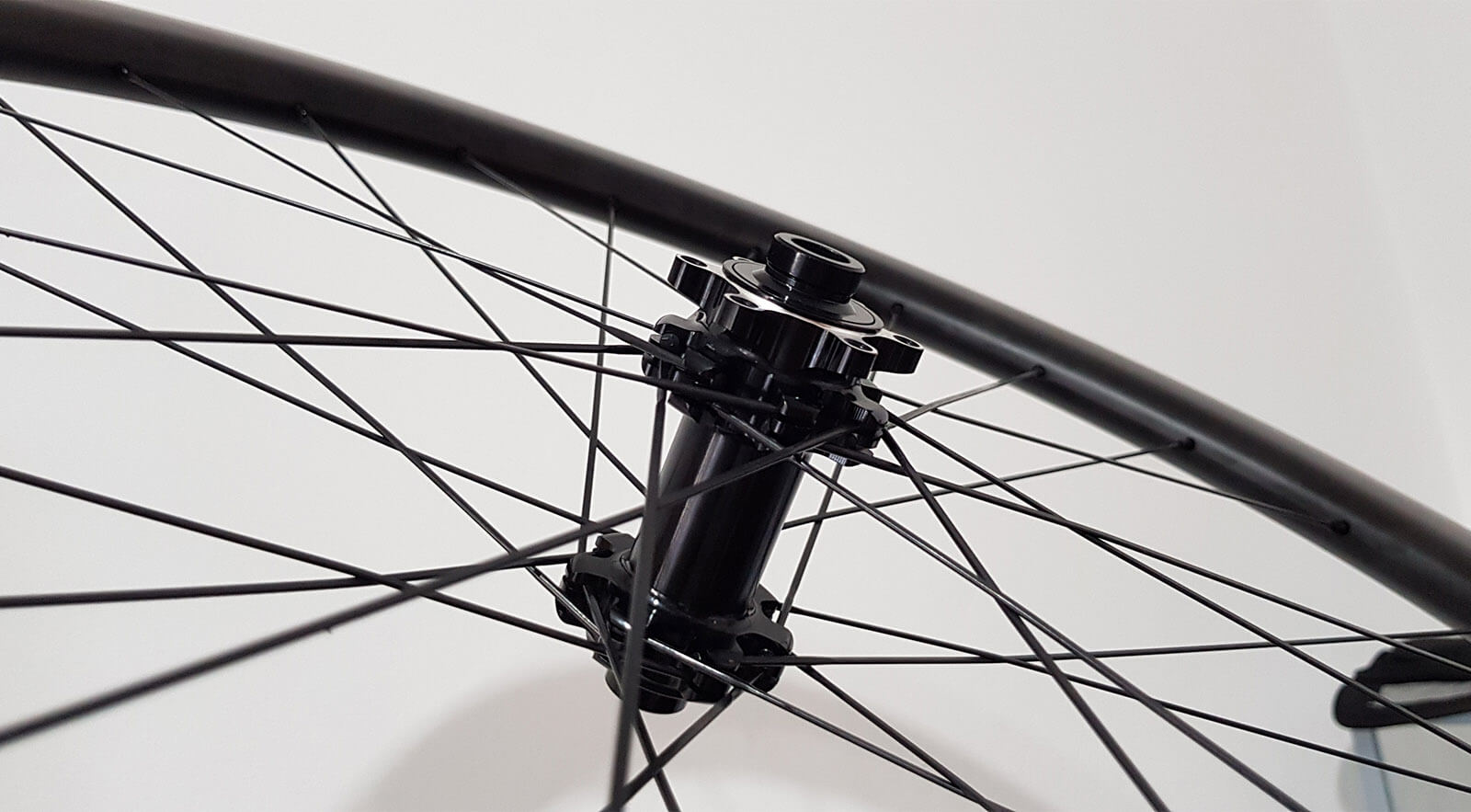 Measuring a straight pull hub – Calculate the correct spoke length for straight  pull hubs