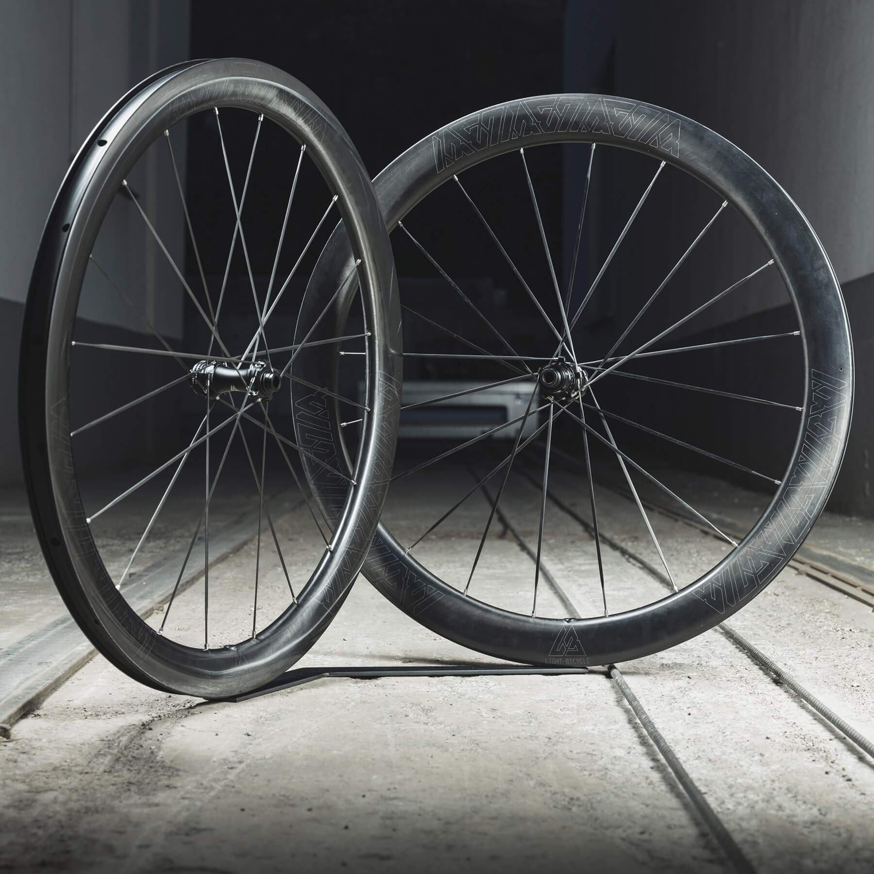 Light Bicycle lightweight carbon wheelset Airia 47/52