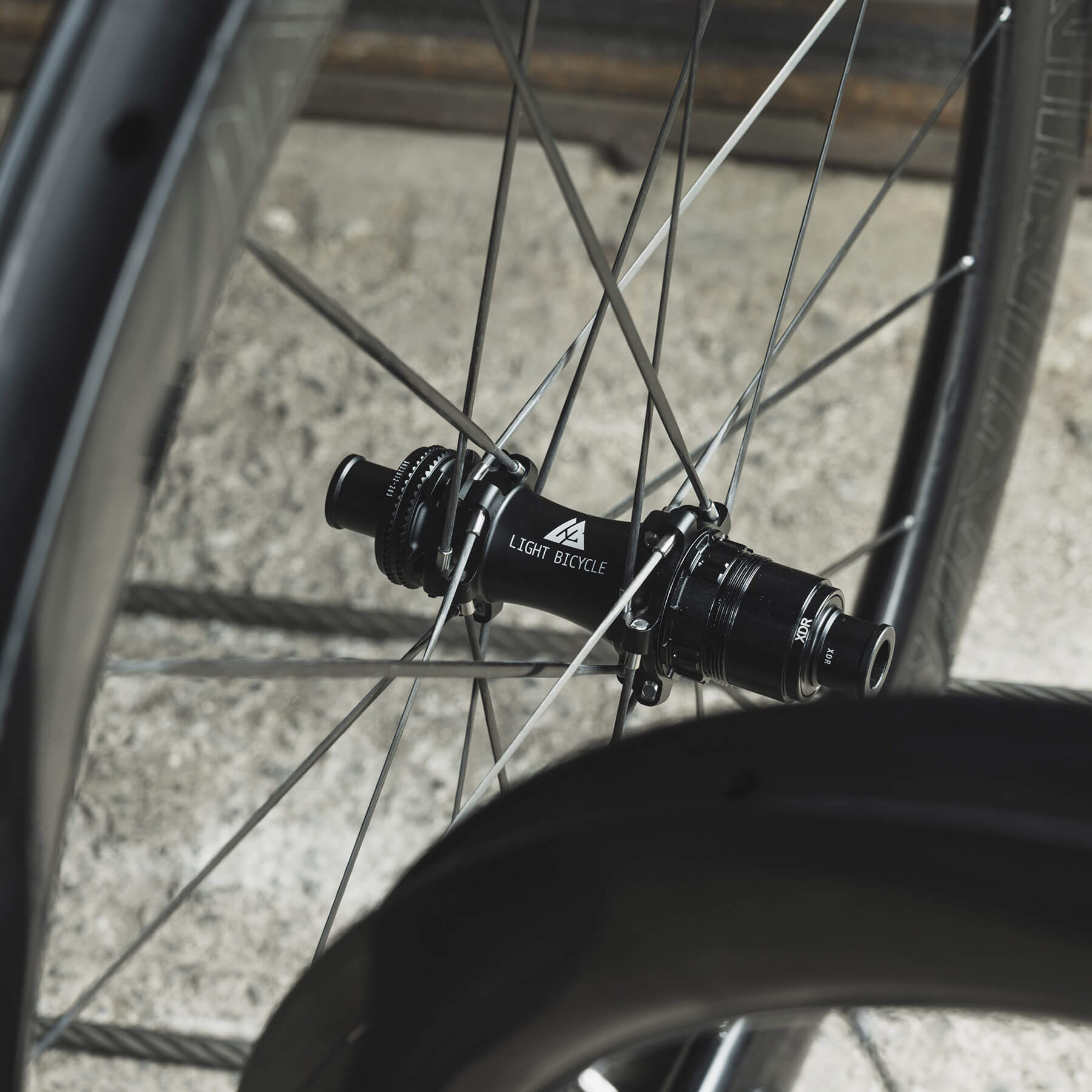 Carbon spoke hub wide flange closeup